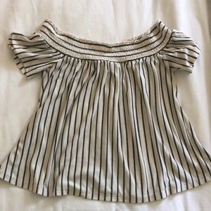 American Eagle off the shoulder top